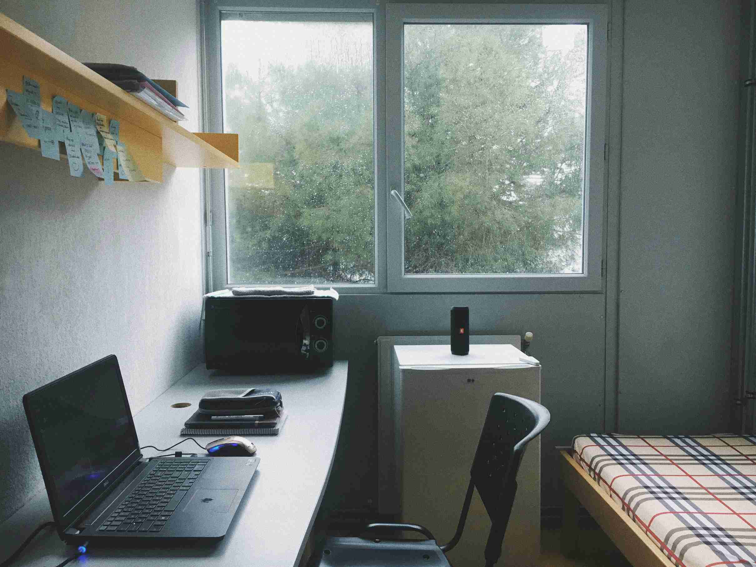 dorm room maker online